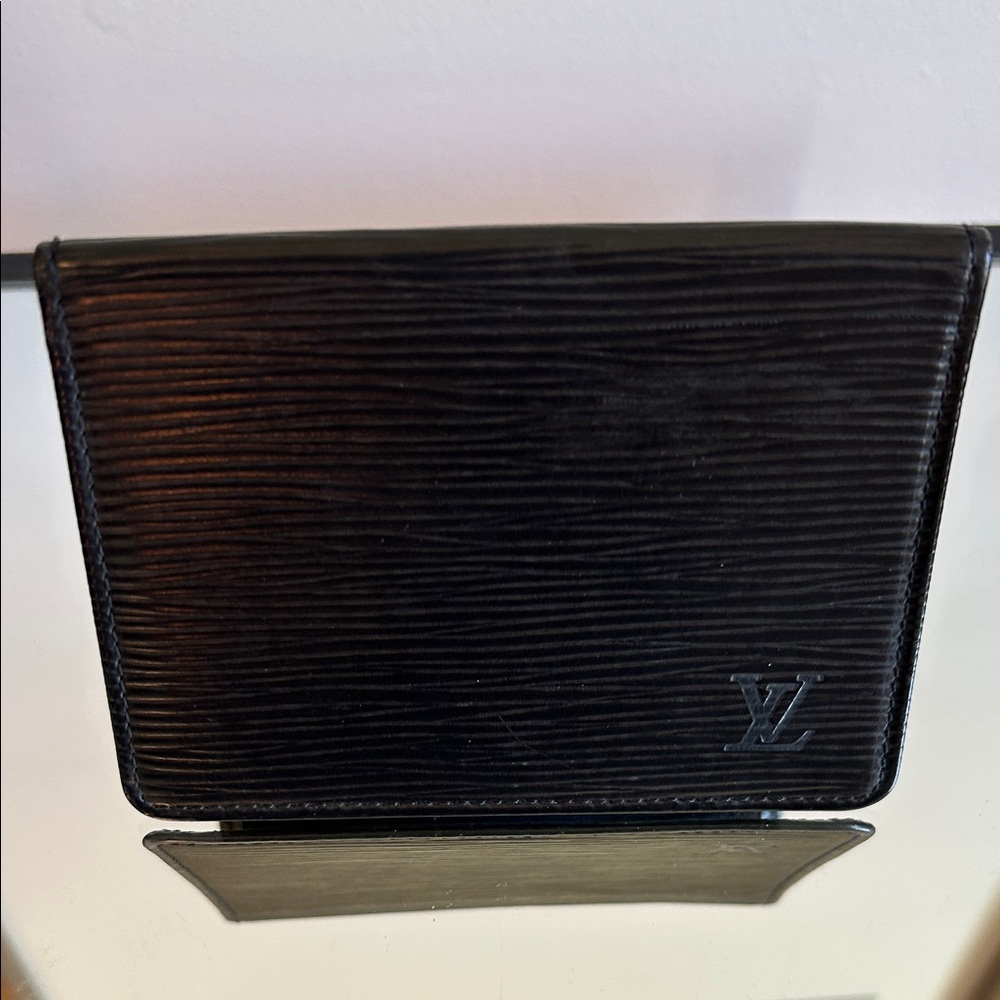 Louis Vuitton Epi Black Card Holder - Picture 3 of 14